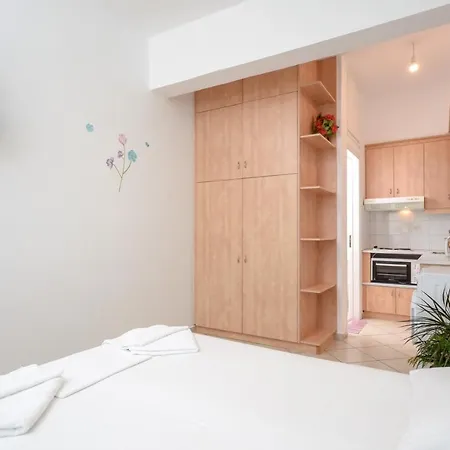 Vaso Studios In Town With Parking