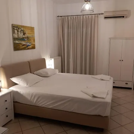 Vaso Studios In Town With Parking Apartamento *