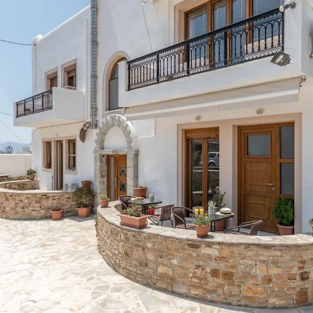 Vaso Studios In Town With Parking