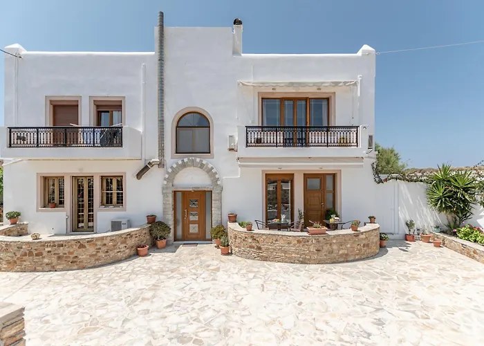 Vaso In Town With Parking Naxos City